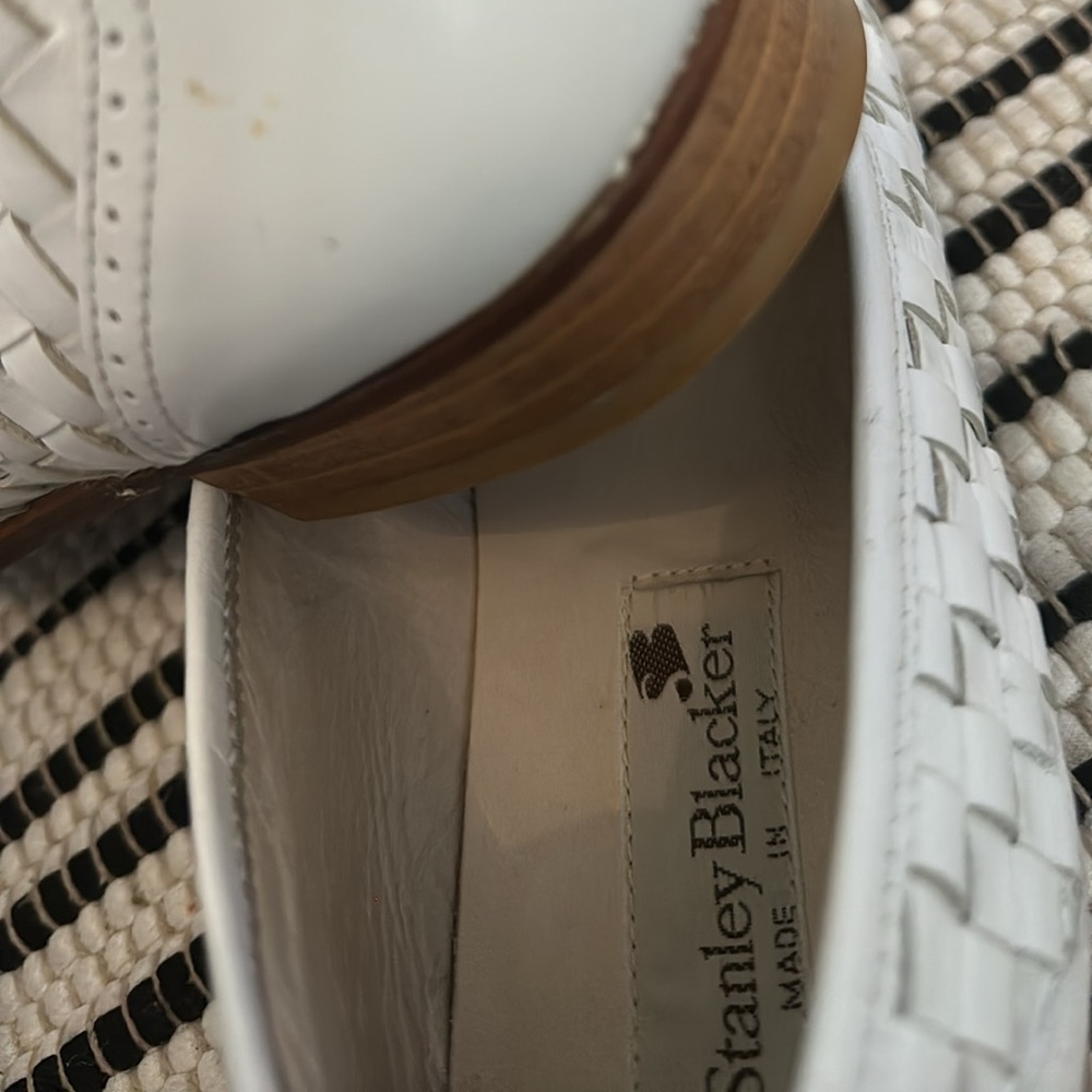 B1—Shoes - Picture 6 of 12